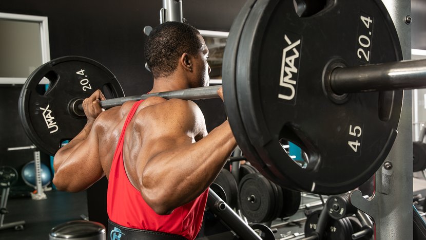 Barbell dan Bodybuilding: Membentuk Otot dengan Presisi