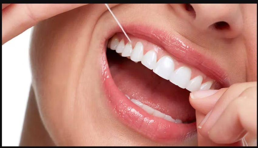 Flossing Sekali Seminggu Turunkan Risiko Stroke hingga 20%